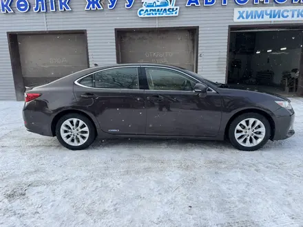 Lexus ES 300h 2014 года за 7 200 000 тг. в Уральск – фото 7