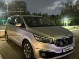 Kia Carnival 2016 года за 10 000 000 тг. в Шымкент – фото 4
