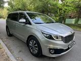 Kia Carnival 2016 года за 10 000 000 тг. в Шымкент – фото 3