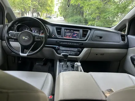 Kia Carnival 2016 года за 10 000 000 тг. в Шымкент – фото 5