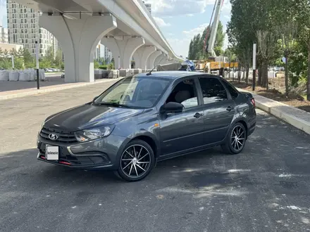 ВАЗ (Lada) Granta 2190 2020 года за 3 850 000 тг. в Астана