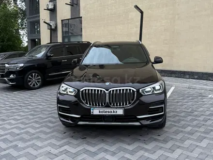 BMW X5 2021 года за 35 555 555 тг. в Алматы – фото 2