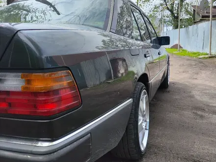 Mercedes-Benz E 200 1990 годаүшін1 800 000 тг. в Есик – фото 13