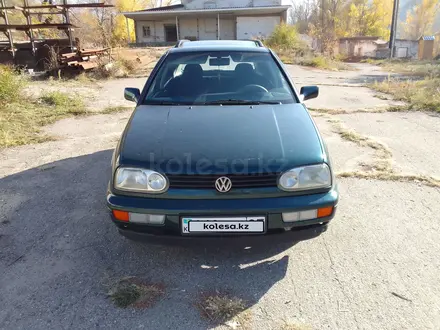 Volkswagen Golf 1995 года за 1 300 000 тг. в Есик – фото 3