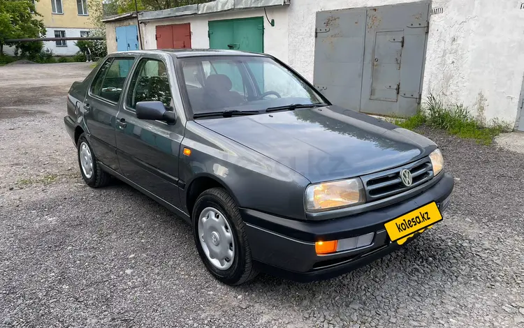 Volkswagen Vento 1992 годаfor2 150 000 тг. в Караганда