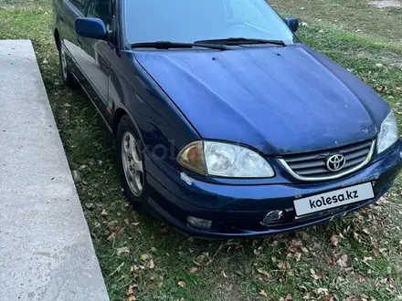 Toyota Avensis 2002 года за 2 050 000 тг. в Шымкент – фото 3