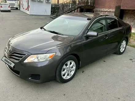 Toyota Camry 2011 года за 5 500 000 тг. в Актобе – фото 2