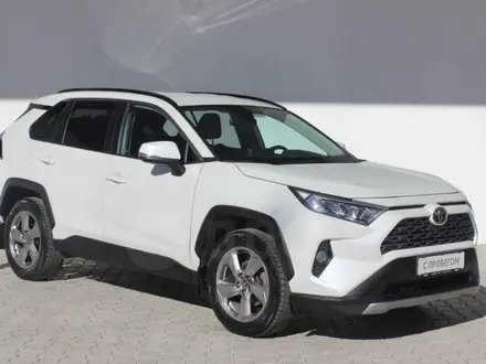 Toyota RAV4 2021 года за 19 000 000 тг. в Астана – фото 3