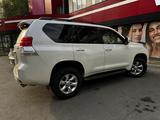 Toyota Land Cruiser Prado 2010 годаүшін13 700 000 тг. в Алматы – фото 2