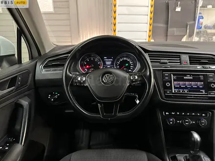 Volkswagen Tiguan 2018 года за 9 590 000 тг. в Алматы – фото 13