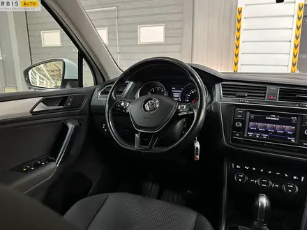 Volkswagen Tiguan 2018 года за 9 590 000 тг. в Алматы – фото 19