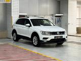 Volkswagen Tiguan 2018 года за 9 790 000 тг. в Алматы – фото 3