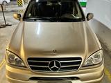 Mercedes-Benz ML 320 2001 годаүшін5 400 000 тг. в Астана – фото 2