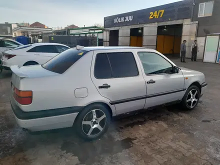 Volkswagen Vento 1993 года за 1 500 000 тг. в Уральск – фото 3