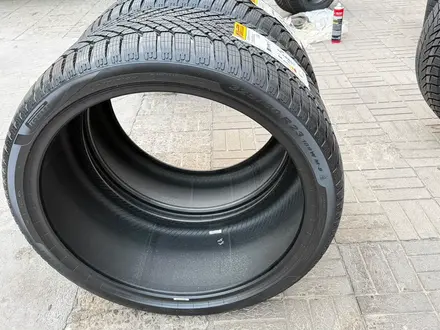 Шины зимние Pirelli Scorpion Winter 2 285/35 R23 и 325/30 R23 за 1 800 000 тг. в Алматы – фото 2