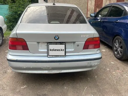 BMW 528 1998 года за 2 800 000 тг. в Алматы – фото 4