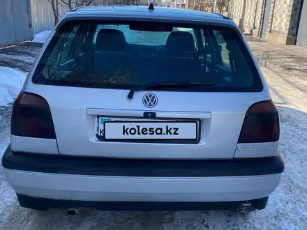 Volkswagen Golf 1996 года за 1 300 000 тг. в Алматы – фото 5