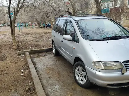 Volkswagen Sharan 1998 года за 2 200 000 тг. в Уральск