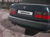 Volkswagen Vento 1997 года за 1 400 000 тг. в Семей – фото 2