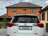 Toyota RAV4 2014 годаfor11 700 000 тг. в Актобе – фото 4