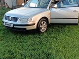 Volkswagen Passat 1998 годаfor2 100 000 тг. в Актобе