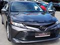 Toyota Camry 2019 года за 10 100 000 тг. в Астана