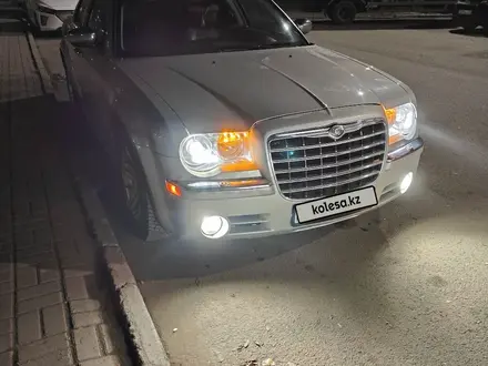 Chrysler 300C 2005 года за 5 200 000 тг. в Астана – фото 15