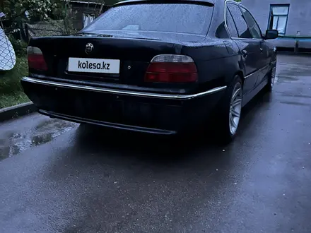 BMW 740 2001 года за 3 200 000 тг. в Алматы – фото 2