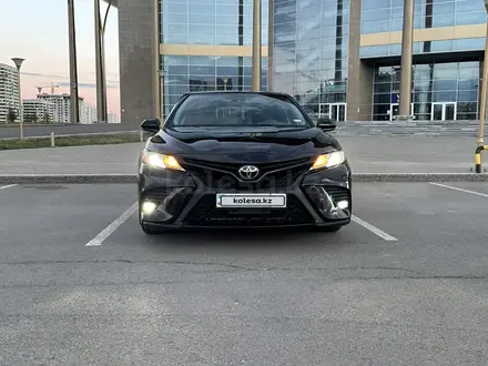 Toyota Camry 2020 года за 12 600 000 тг. в Астана – фото 3