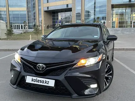 Toyota Camry 2020 года за 12 600 000 тг. в Астана – фото 4