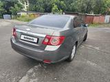 Chevrolet Epica 2008 года за 2 900 000 тг. в Петропавловск – фото 2