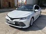 Toyota Camry 2018 года за 15 900 000 тг. в Шардара