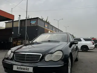 Mercedes-Benz C 240
