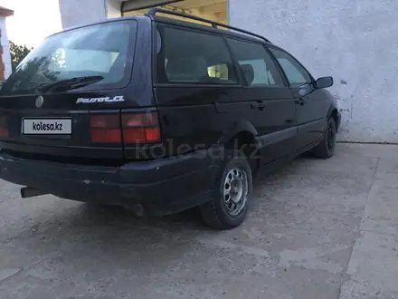 Volkswagen Passat 1993 года за 1 600 000 тг. в Уральск – фото 4