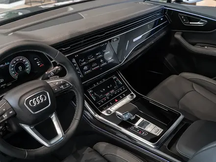 Audi Q7 55 TFSI 2024 года за 55 620 000 тг. в Петропавловск – фото 9