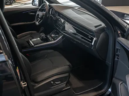 Audi Q7 55 TFSI 2024 года за 55 620 000 тг. в Петропавловск – фото 12