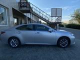 Lexus ES 300h 2013 годаүшін11 900 000 тг. в Астана – фото 2