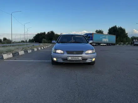 Toyota Camry 1998 года за 3 800 000 тг. в Алматы – фото 7