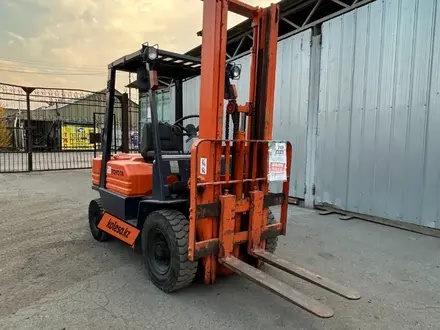 Toyota  5FG25 2000 года за 3 700 000 тг. в Алматы