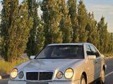 Mercedes-Benz E 230 1996 года за 2 000 000 тг. в Павлодар – фото 2