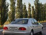 Mercedes-Benz E 230 1996 года за 2 000 000 тг. в Павлодар – фото 5