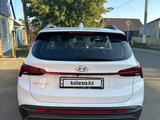 Hyundai Santa Fe 2023 года за 18 000 000 тг. в Уральск – фото 3