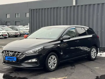 Hyundai i30 2023 года за 7 660 000 тг. в Алматы