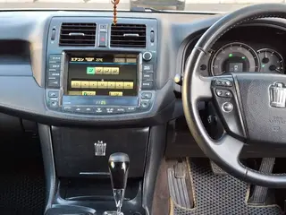Toyota Crown, 2010