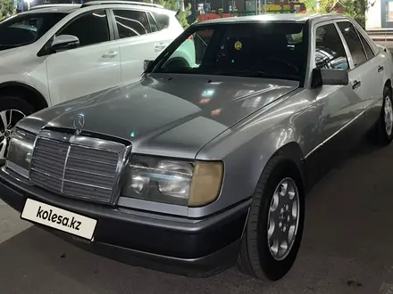 Mercedes-Benz E 200 1992 года за 1 900 000 тг. в Караганда – фото 2