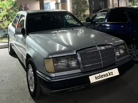 Mercedes-Benz E 200 1992 года за 1 900 000 тг. в Караганда – фото 3