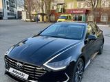 Hyundai Sonata 2020 года за 14 000 000 тг. в Атырау – фото 2