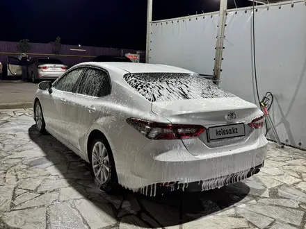 Toyota Camry 2023 года за 18 900 000 тг. в Актау – фото 7