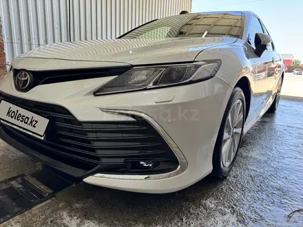 Toyota Camry 2023 года за 18 900 000 тг. в Актау – фото 8