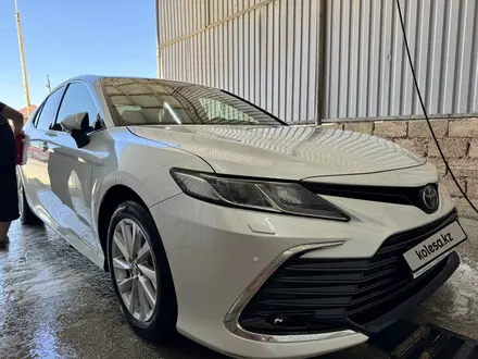 Toyota Camry 2023 года за 18 900 000 тг. в Актау – фото 9